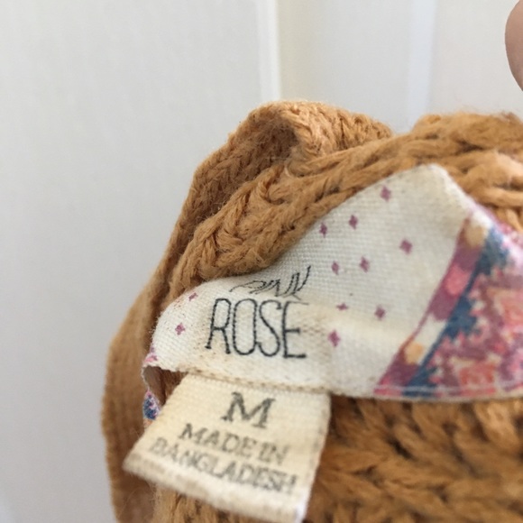 FINAL MARKDOWN Ladies pink rose sweater medium - Picture 4 of 5